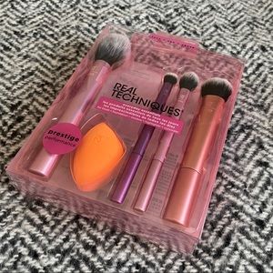 Real Techniques brushes everyday essentials set